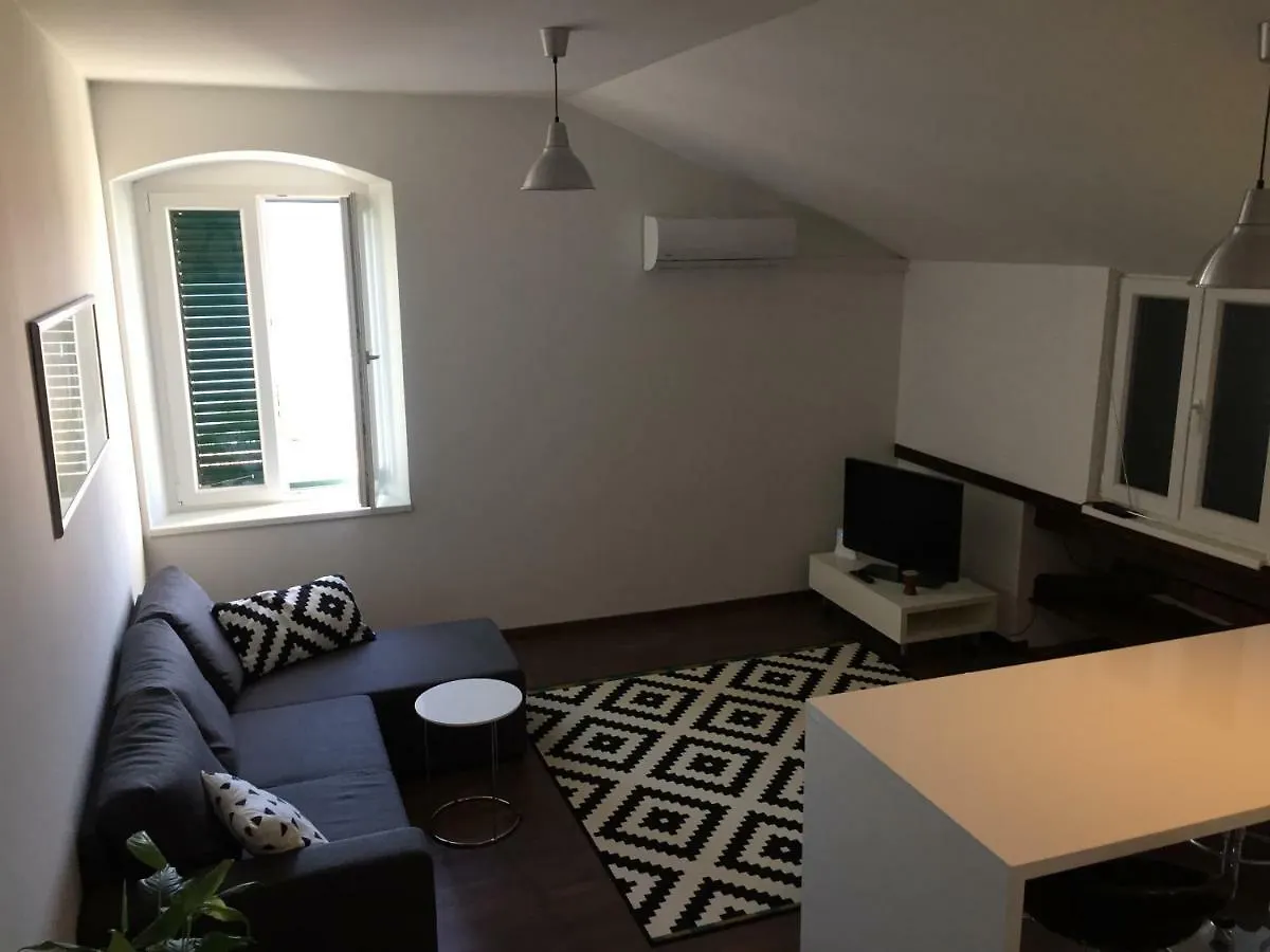 Seaview Apartment Kastela