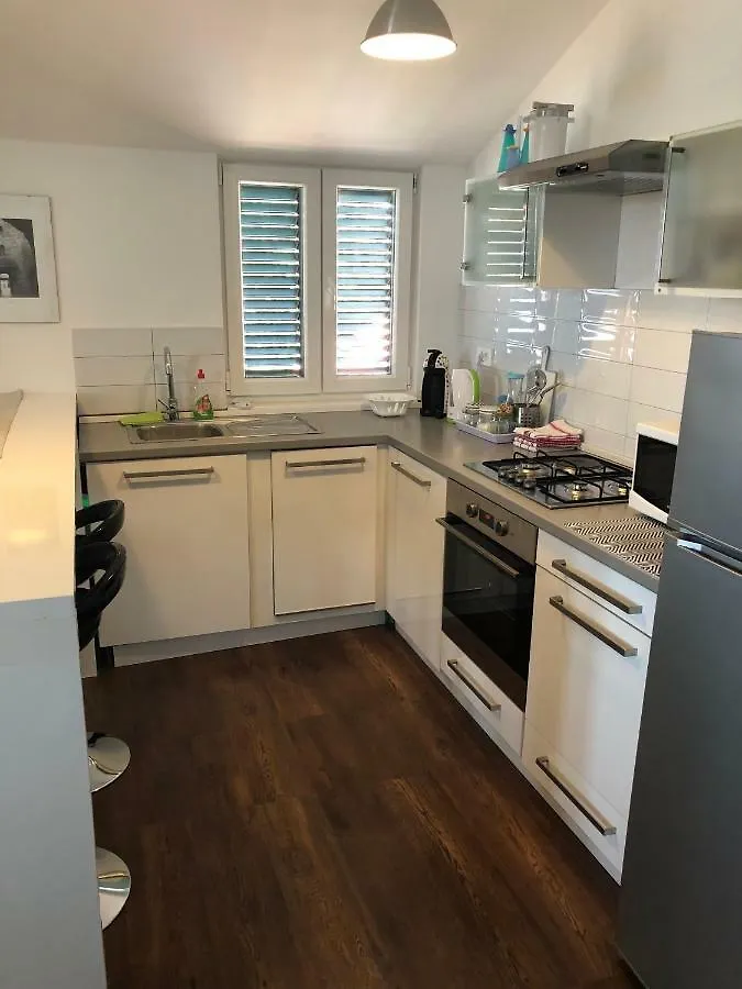 Seaview Apartment Kastela Croatia